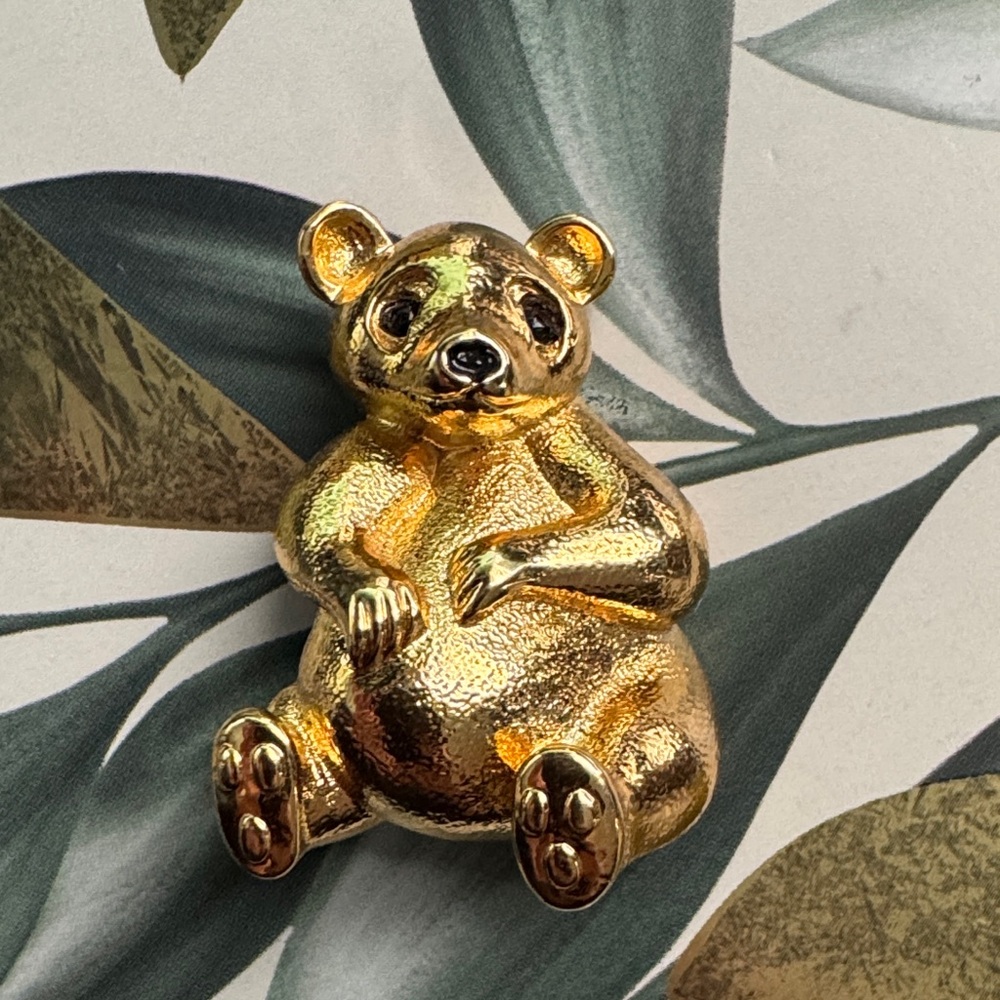 Gerry’s Gold Plated Vintage Bear Brooch with Black Enamel EUC Detailed
